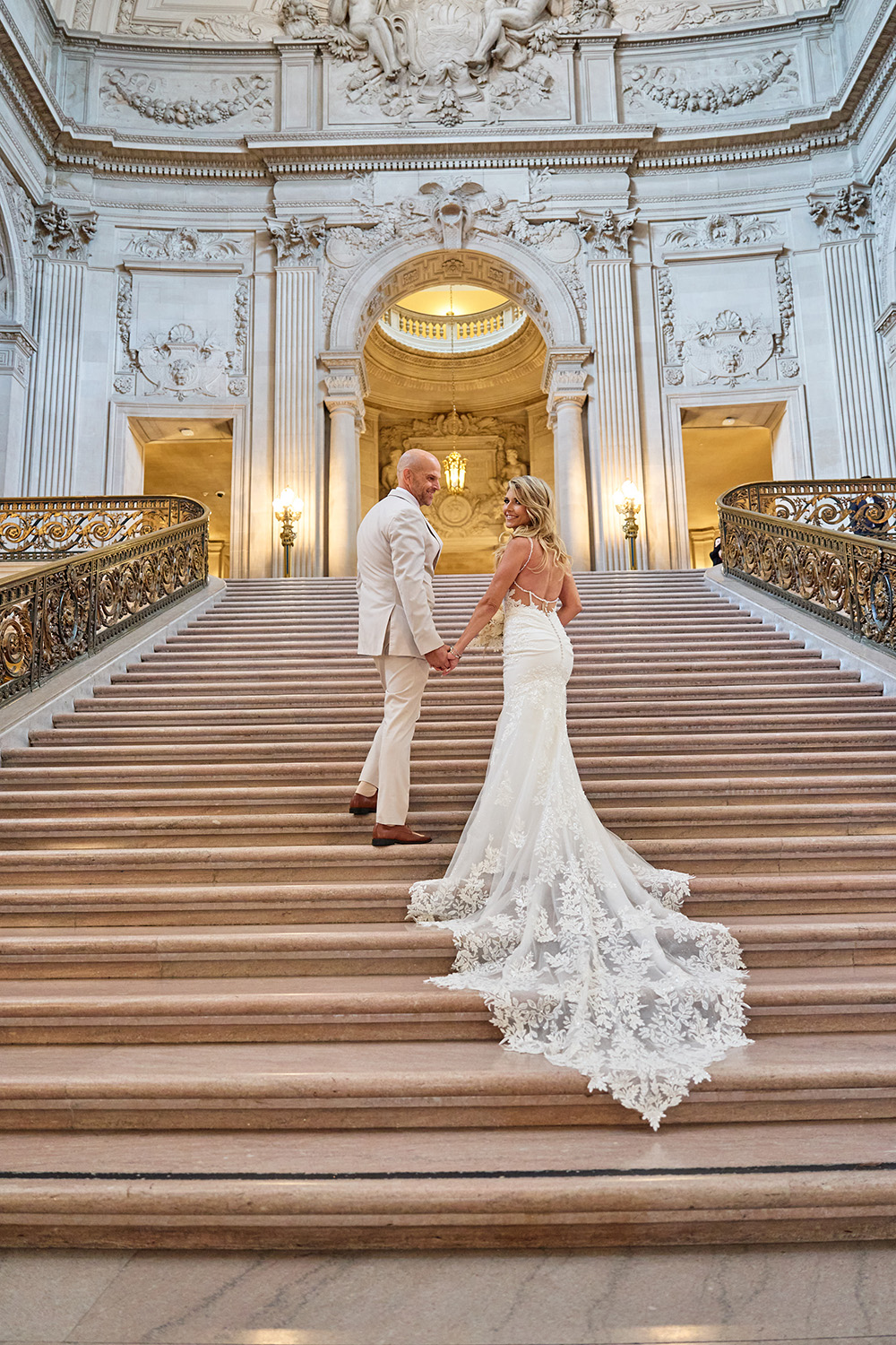 San Francisco City Hall Larger Wedding Photography